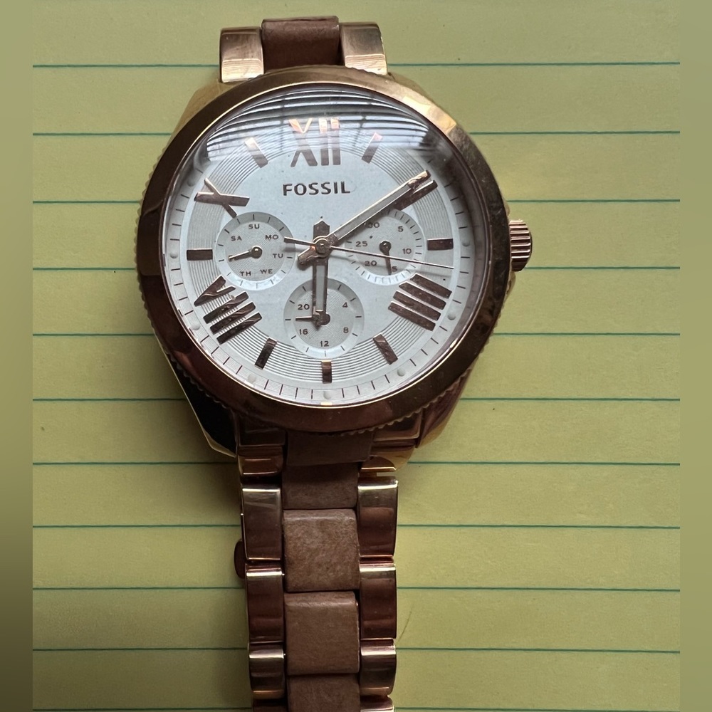 Fossil rose gold watch
